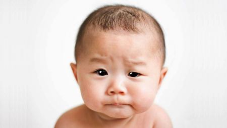 حالة نادرة.. ولادة طفل صيني بـ 31 اصبعا.. شاهد